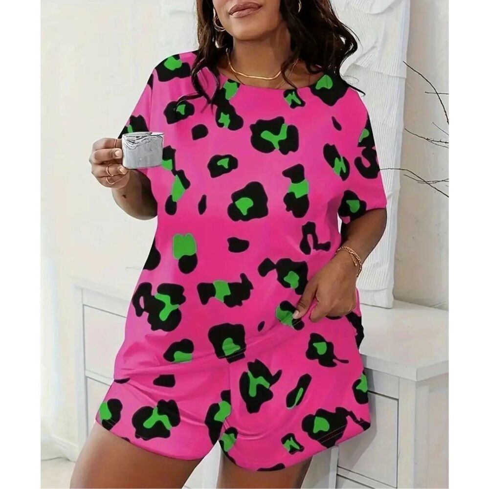 Neon Cheetah Patterned 2 Piece Shorts & T-Shirt Set